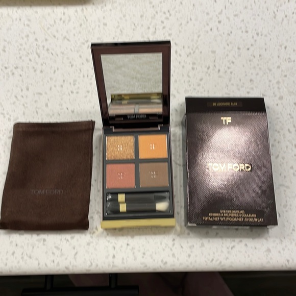 Tom Ford Other - NWT Tom Ford eye shadow palette!!